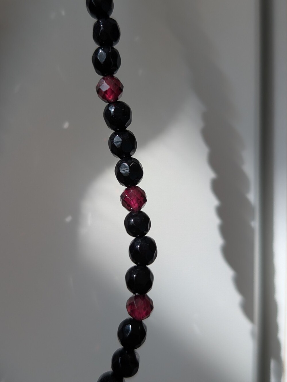 Mozambique Garnet/Onyx Necklace - Picture 6 of 7